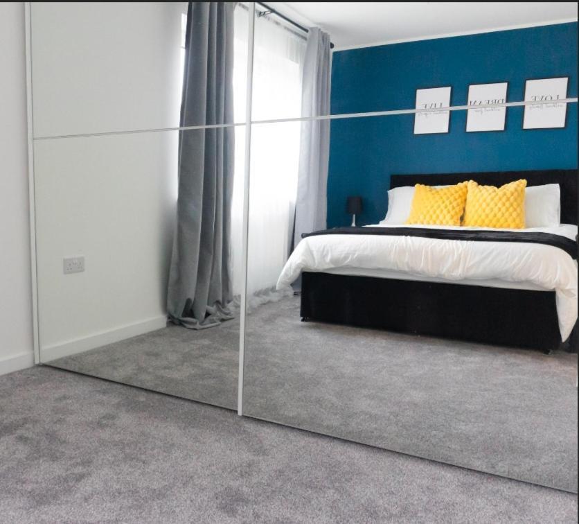 Villa Stylish House With Private Parking Glasgow Exterior foto